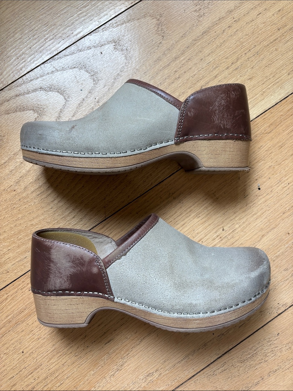 Dansko Professional Clogs • Size 39 🤎
Coastal Core | Slow Fashion